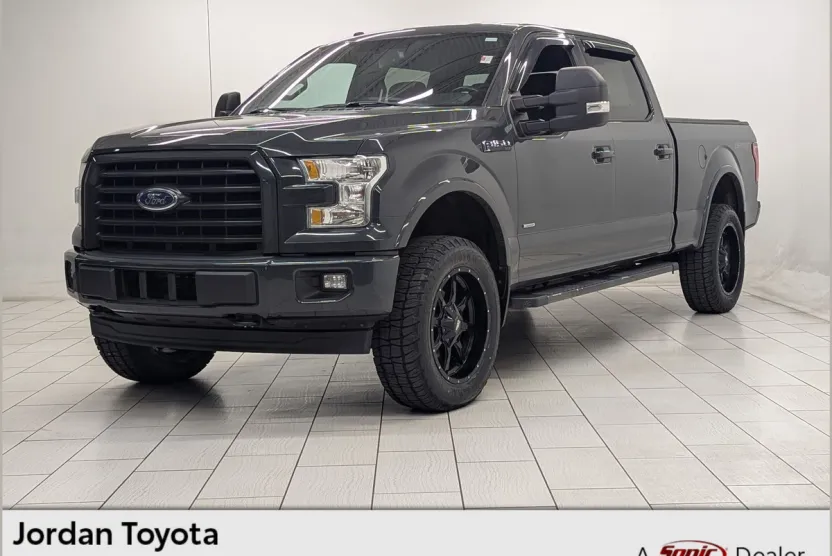 2017 Ford F-150 XLT photo 1
