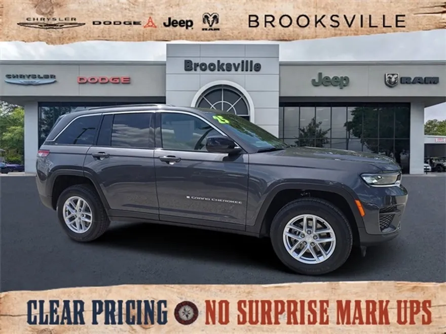 2025 Jeep Grand Cherokee Laredo X photo 1