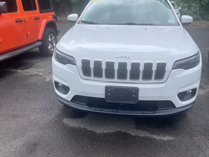 2021 Jeep Cherokee Latitude Lux photo 2