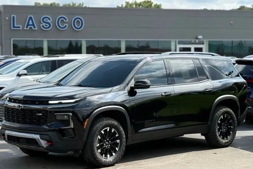 2024 Chevrolet Traverse Z71 photo 1