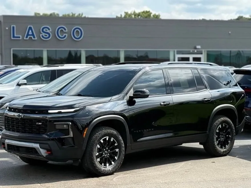 2024 Chevrolet Traverse Z71 photo 1