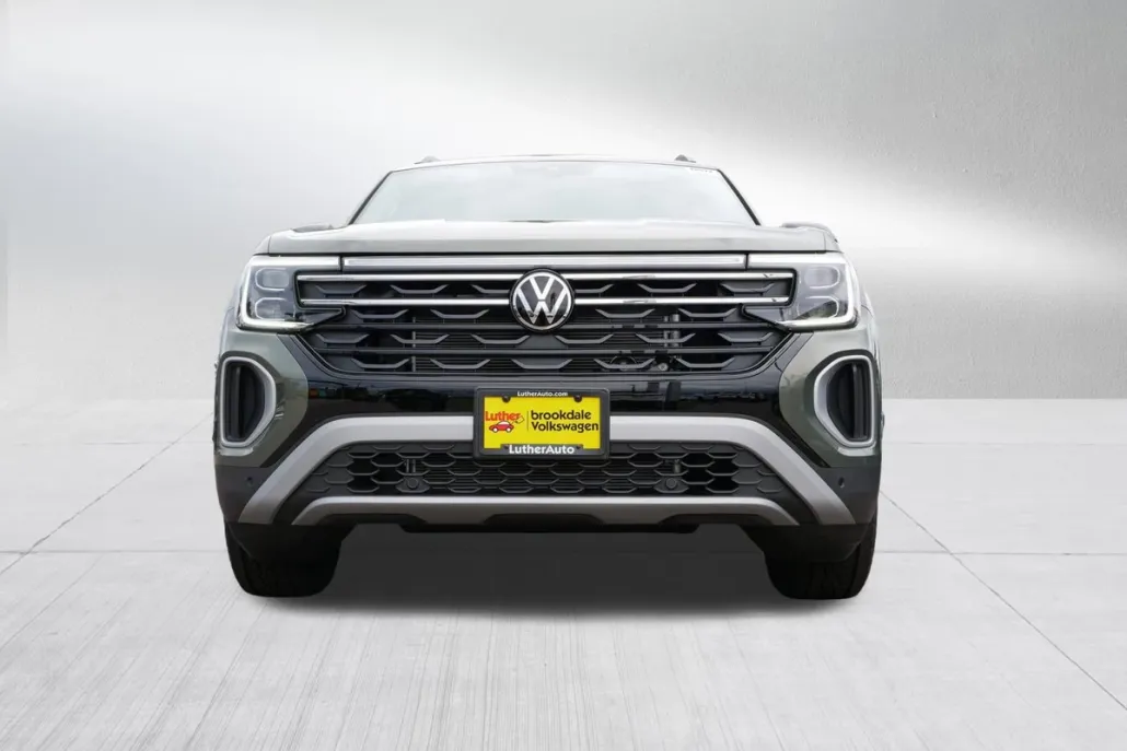 2025 Volkswagen Atlas Peak Edition SE photo 1