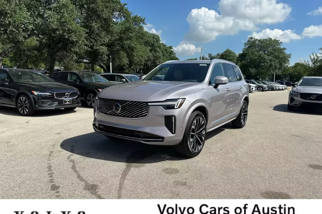 2026 Volvo XC90 Plus photo 1