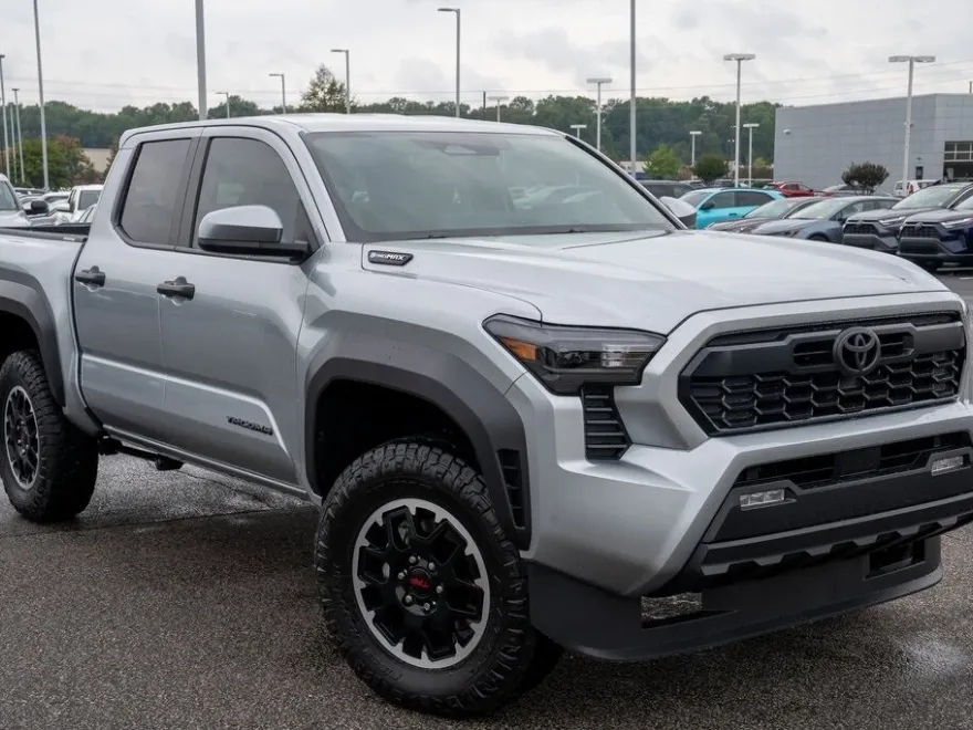 2025 Toyota Tacoma TRD Off-Road photo 1