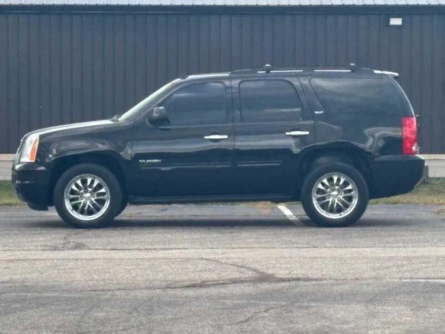 2011 Gmc Yukon SLT photo 1