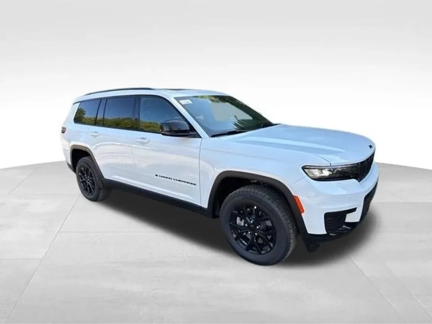 2025 Jeep Grand Cherokee L photo 1