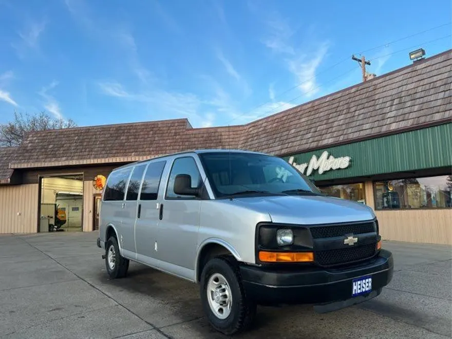 2015 Chevrolet Express LS 2500 photo 1
