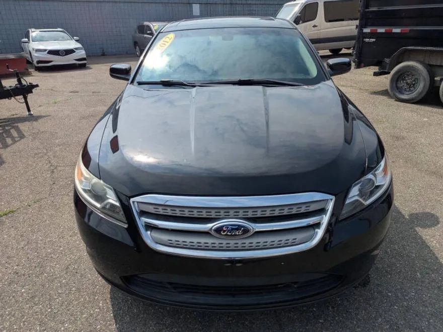 2012 Ford Taurus SEL photo 1