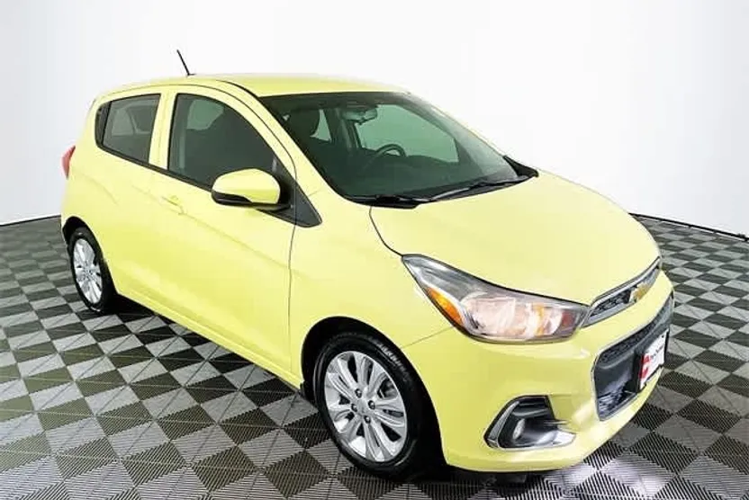 2017 Chevrolet Spark 1LT LT photo 1