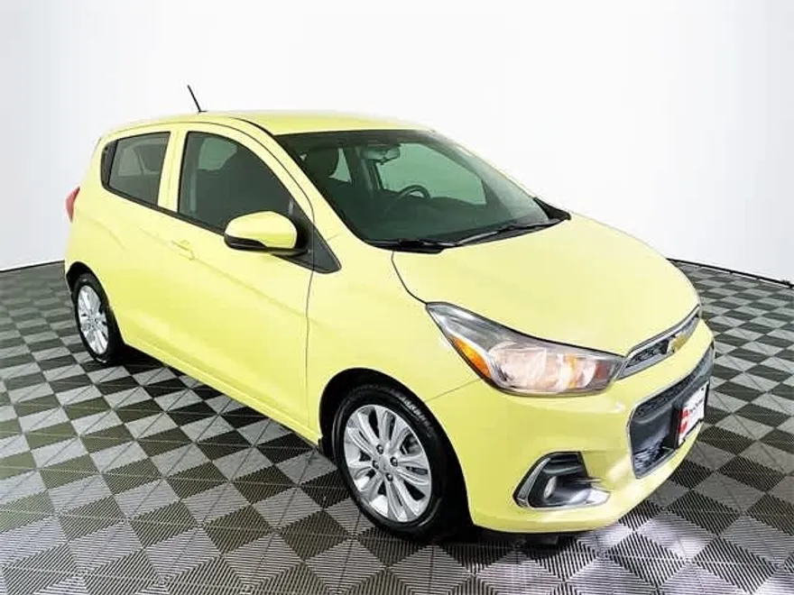 2017 Chevrolet Spark 1LT LT photo 1