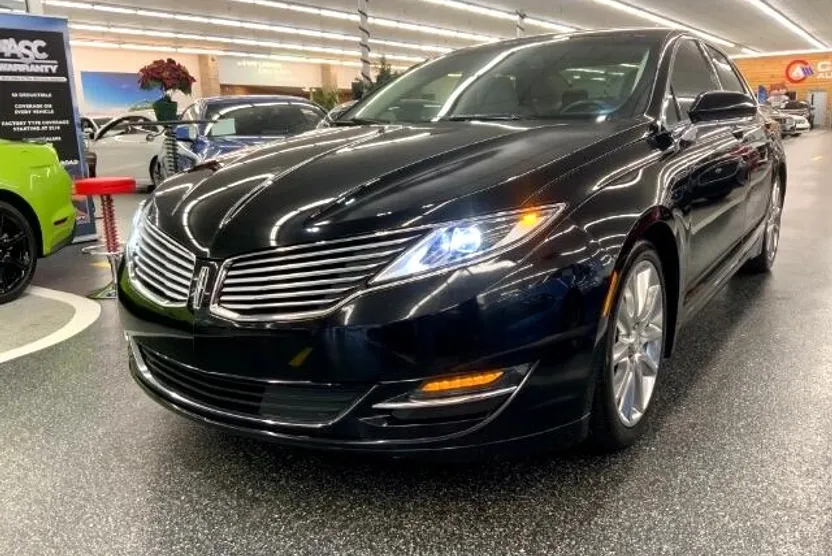 2016 Lincoln MKZ Hybrid photo 1