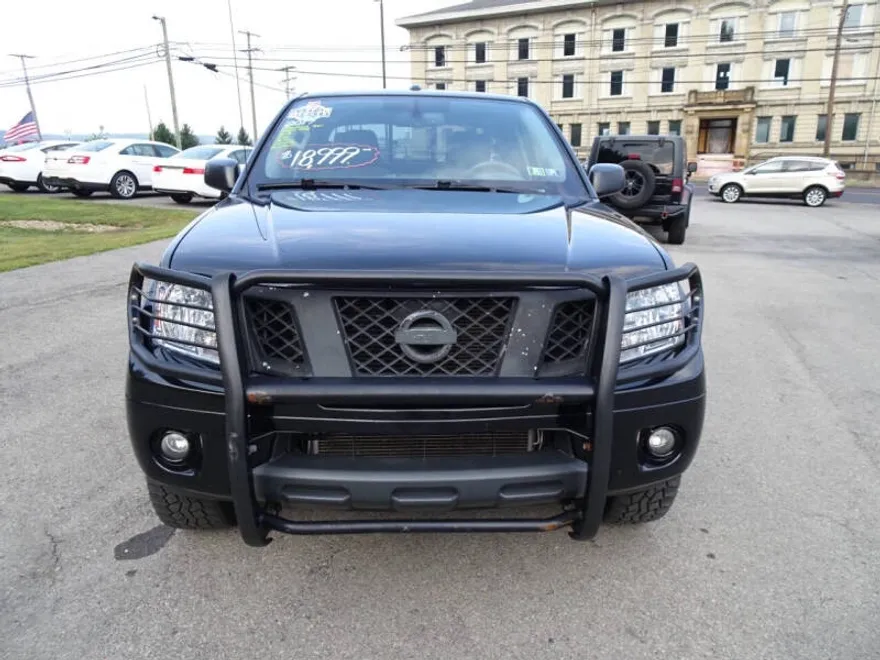 2017 Nissan Frontier SV photo 1
