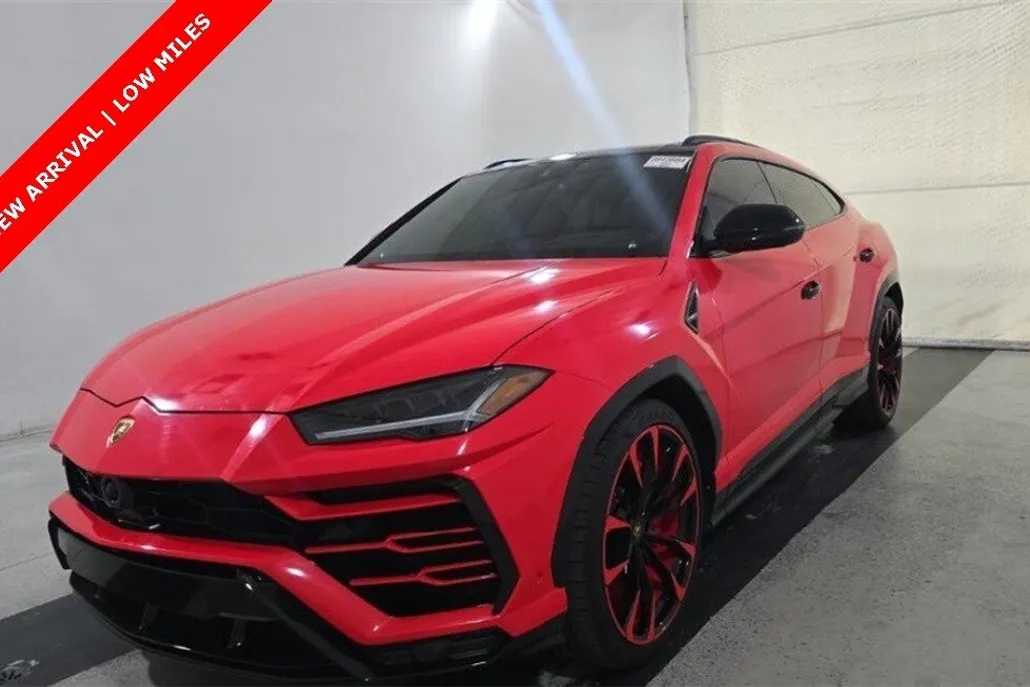 2021 Lamborghini Urus Base photo 1