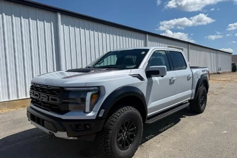 2025 Ford F-150 Raptor photo 1
