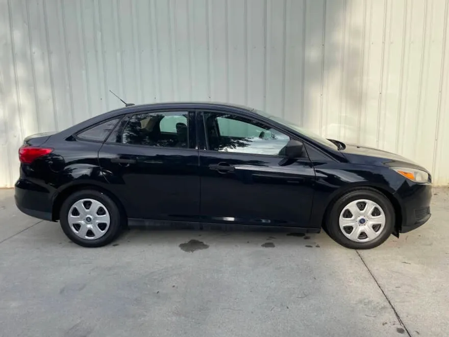 2018 Ford Focus S photo 1