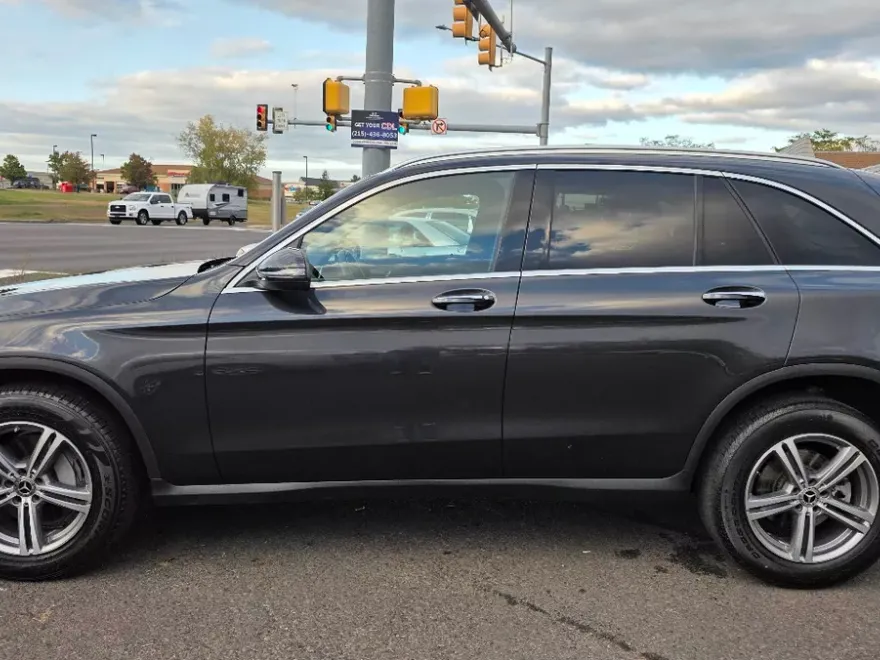 2021 Mercedes Benz GLC 300 4MATIC photo 1