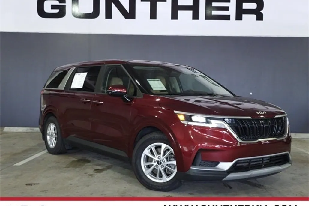 2023 Kia Carnival LXS photo 1