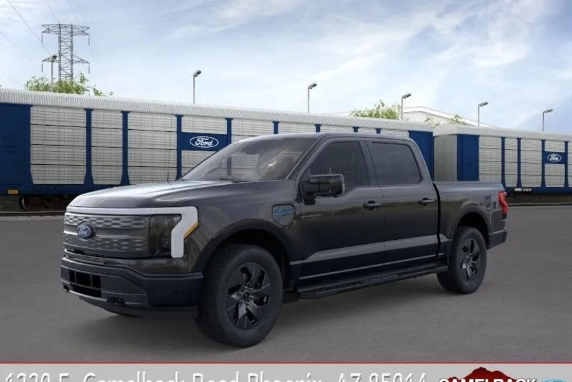2025 Ford F-150 Lightning Lariat photo 1