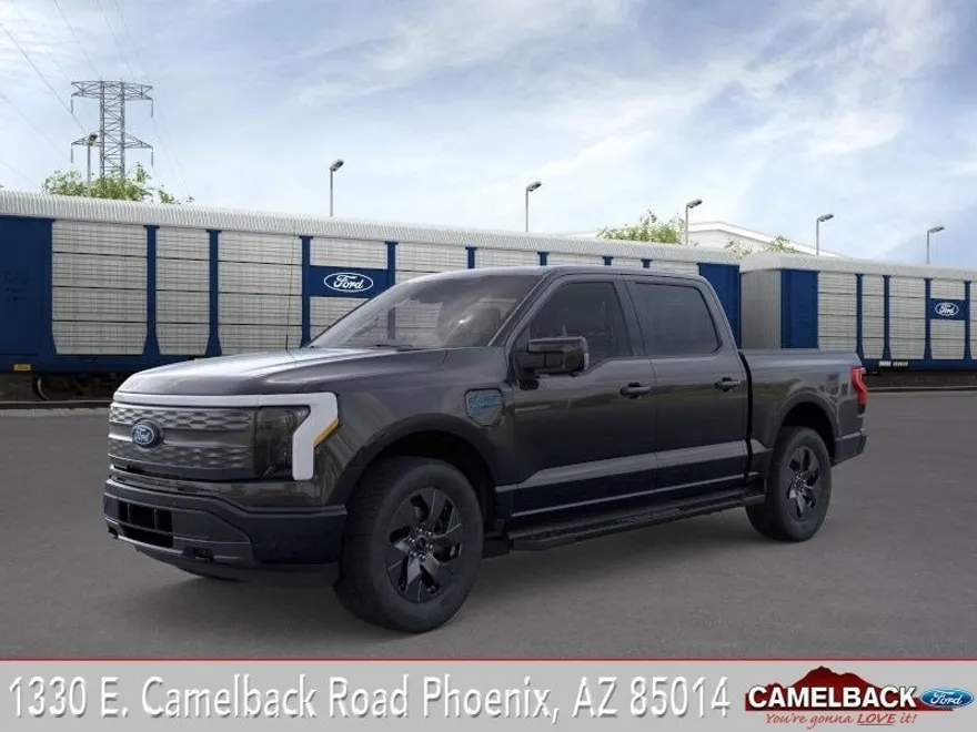 2025 Ford F-150 Lightning Lariat photo 1