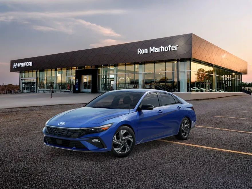 2025 Hyundai Elantra SEL Sport photo 1
