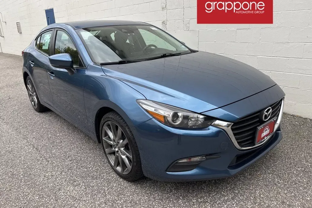 2018 Mazda Mazda3 Touring photo 1
