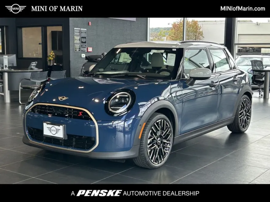 2026 Mini Cooper 4 Door Hardtop Signature photo 1