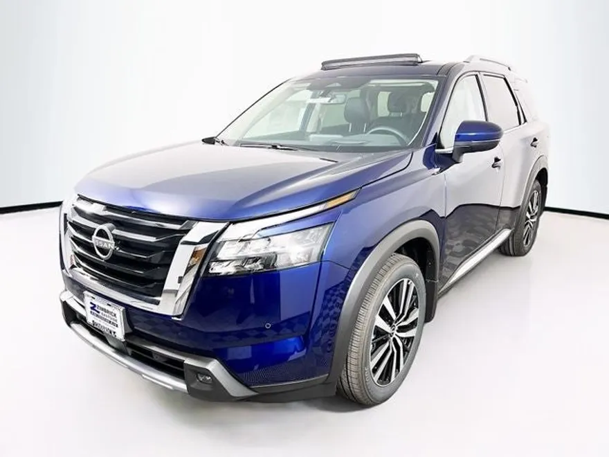 2025 Nissan Pathfinder Platinum photo 1