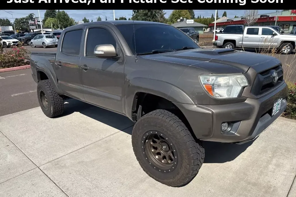 2015 Toyota Tacoma Base V6 photo 1