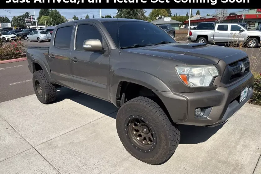 2015 Toyota Tacoma Base V6 photo 1