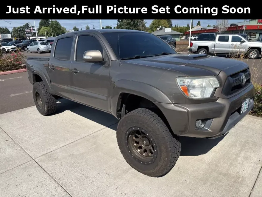 2015 Toyota Tacoma Base V6 photo 1