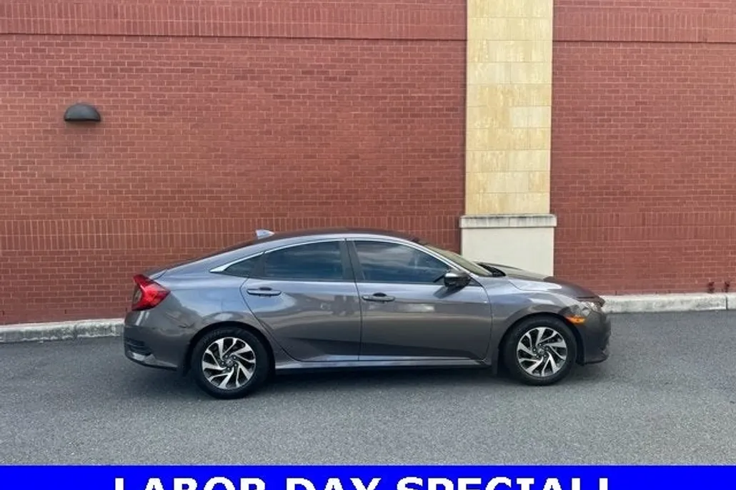 2017 Honda Civic EX photo 1