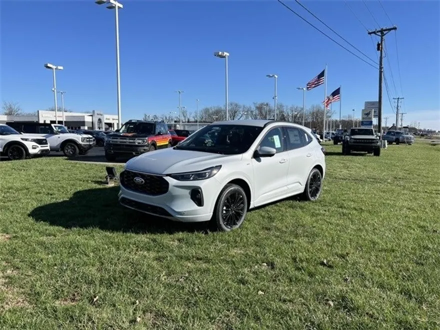 2025 Ford Escape Hybrid ST-Line Elite photo 1