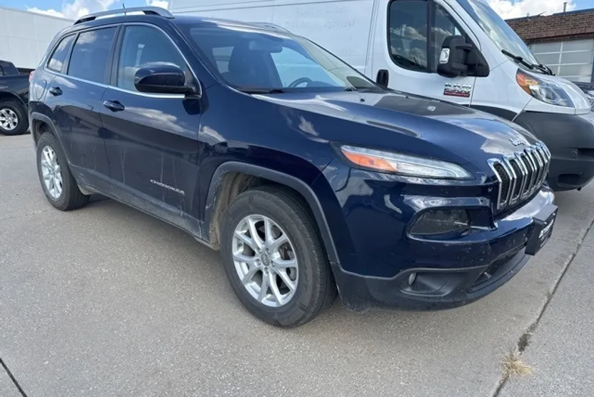 2016 Jeep Cherokee Latitude photo 1