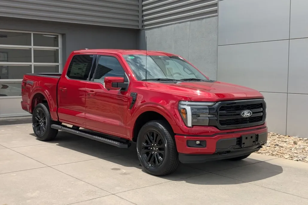 2025 Ford F-150 Lariat photo 1