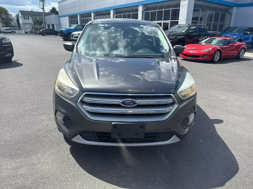2017 Ford Escape SE photo 1