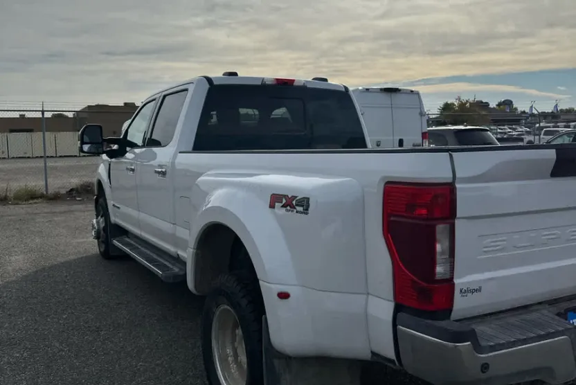 2021 Ford F-350 Lariat photo 1