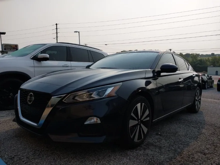 2022 Nissan Altima 2.5 SV photo 1