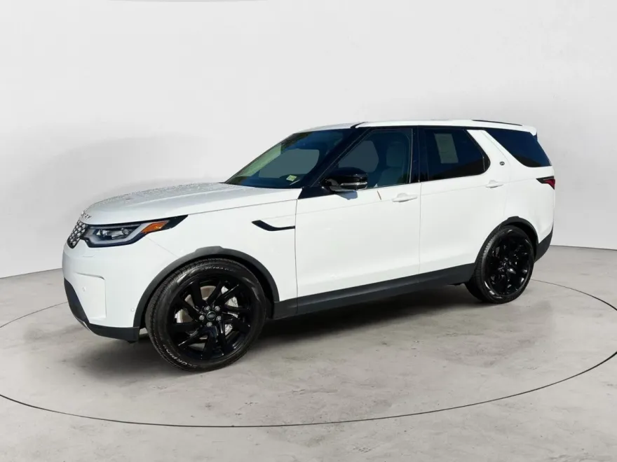 2024 Land Rover Discovery S photo 1