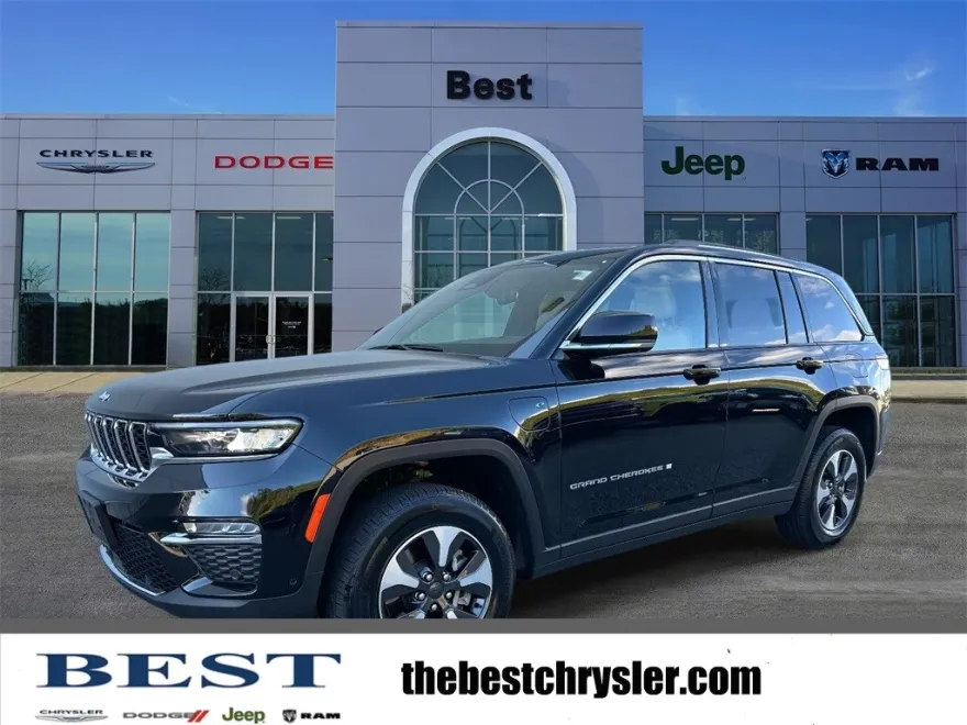 2023 Jeep Cherokee Base photo 1
