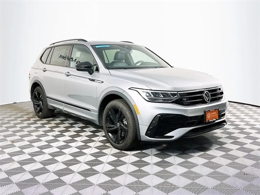 2023 Volkswagen Tiguan SE R-Line Black photo 1