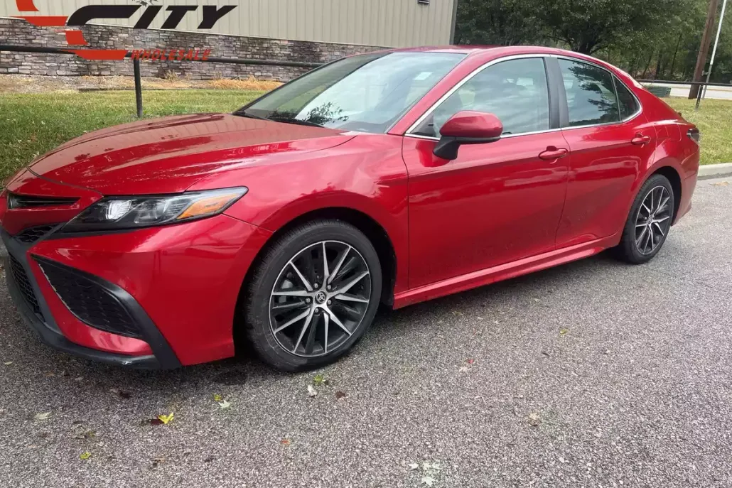 2021 Toyota Camry SE photo 1