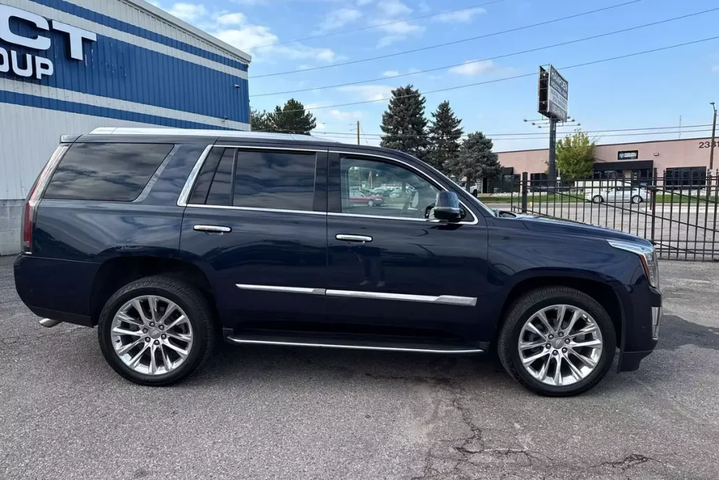2018 Cadillac Escalade Luxury photo 1
