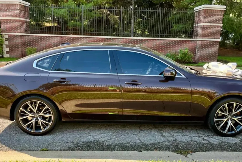 2018 Volvo S90 T5 Momentum photo 1