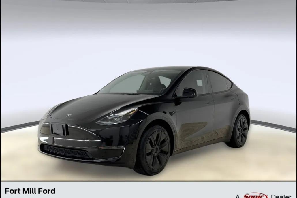 2024 Tesla Model Y Long Range photo 1