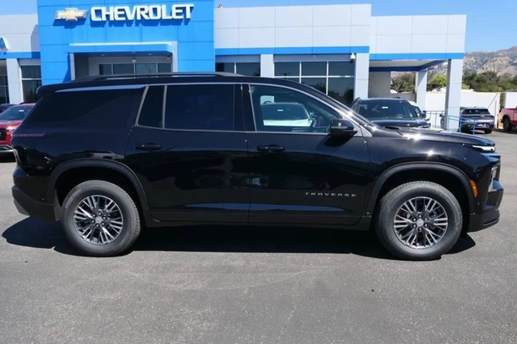 2026 Chevrolet Traverse photo 1