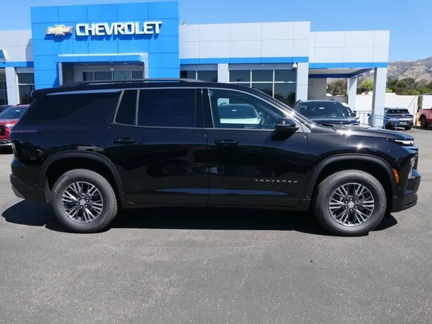 2026 Chevrolet Traverse photo 1