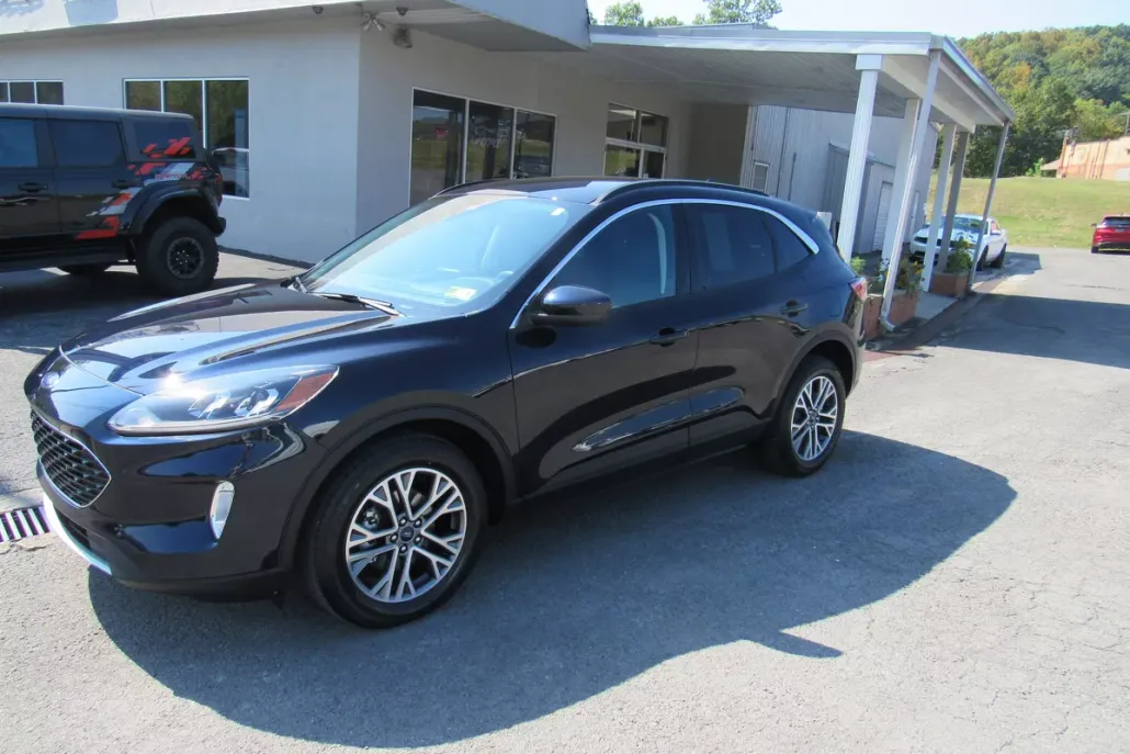 2021 Ford Escape SEL photo 1