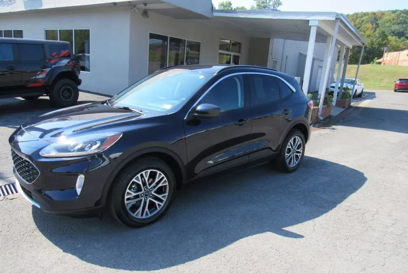 2021 Ford Escape SEL photo 1
