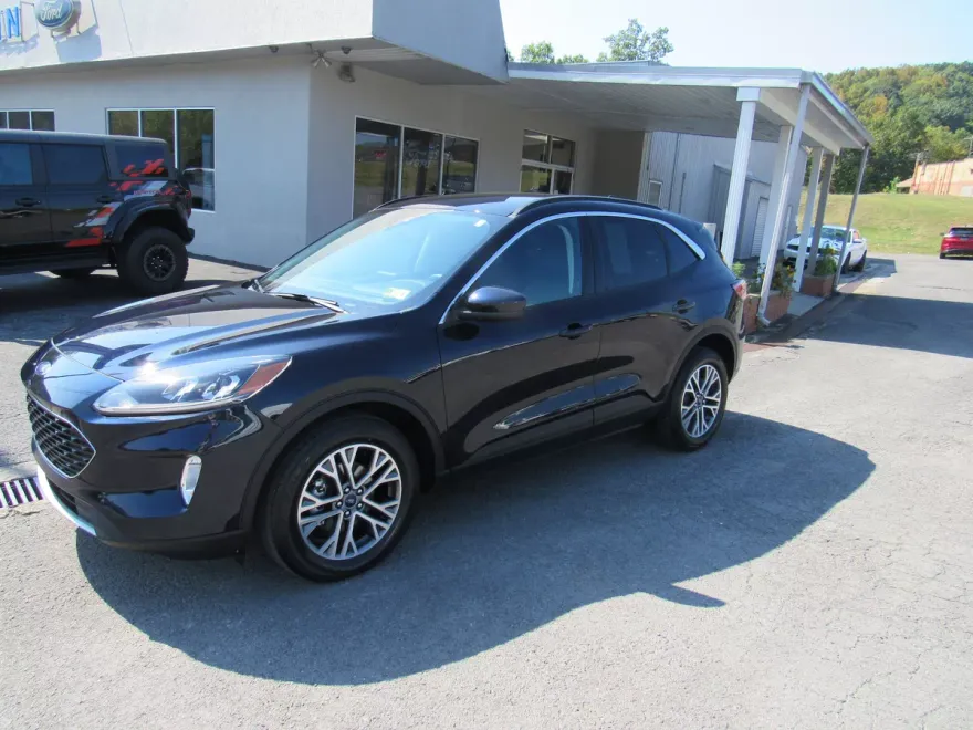 2021 Ford Escape SEL photo 1