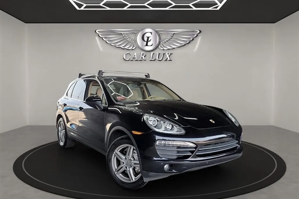 2014 Porsche Cayenne S photo 1
